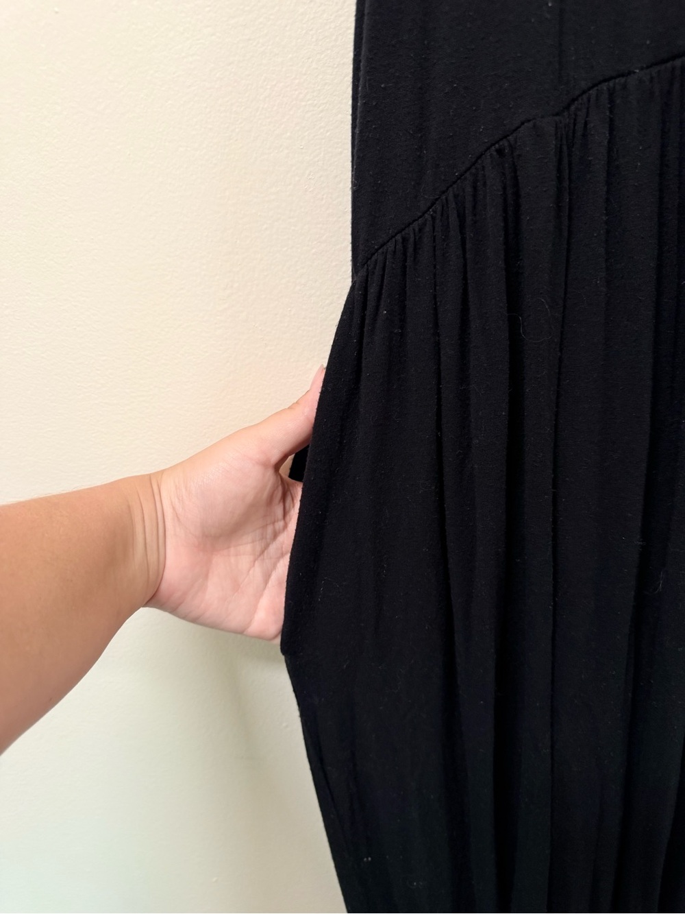 Annabelle Black Maxi Slip Dress with Spaghetti Straps - Picture 4 of 8